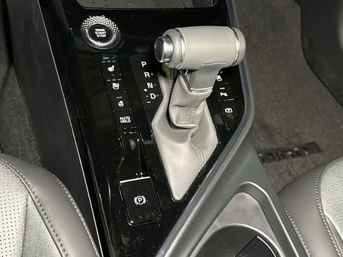 New 2026 Kia Niro SX Touring FWD image 23