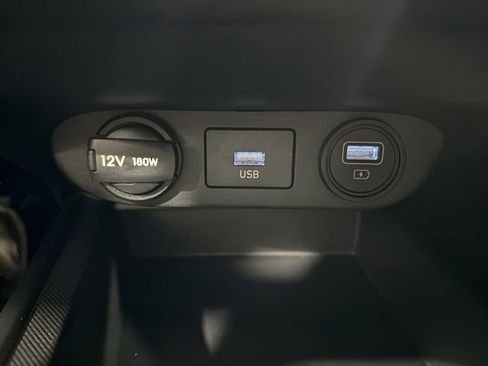 Used 2023 Hyundai Elantra SE image 23