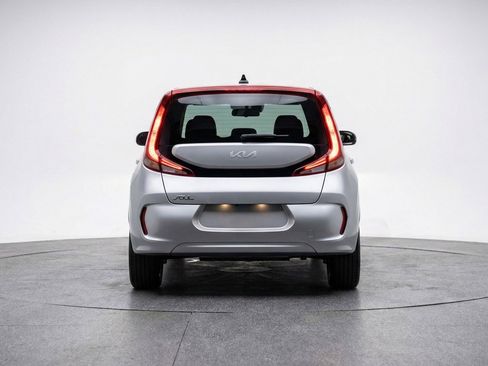 Used 2025 Kia Soul LX w/ LX Technology Package image 7