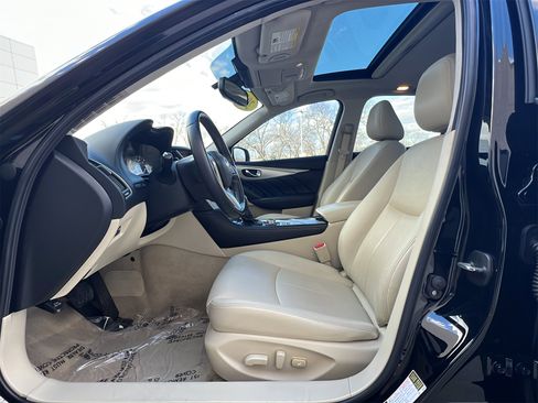 Certified 2019 INFINITI Q50 Luxe w/ Essential Package (3.0T Luxe) image 28