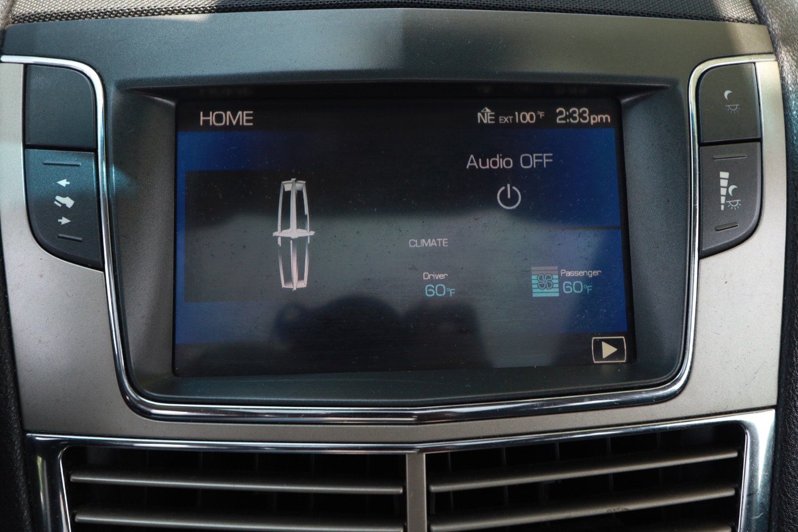 Used 2012 Lincoln MKT FWD image 14