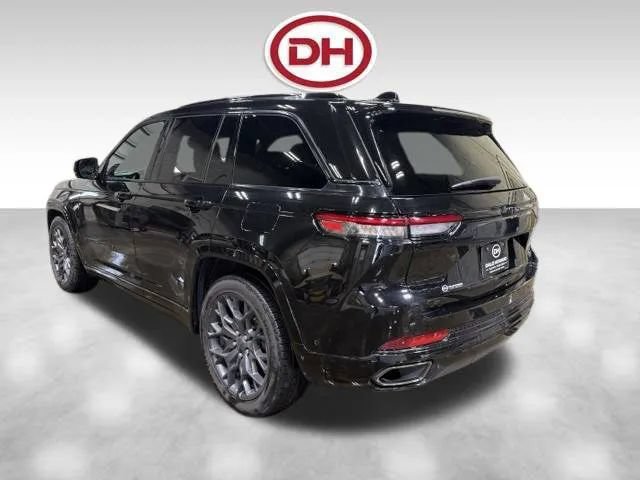 Used 2025 Jeep Grand Cherokee Summit w/ Obsidian Package AWD/4WD image 10
