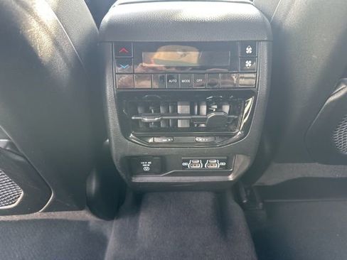 Used 2024 Jeep Grand Cherokee L Laredo AWD/4WD image 25