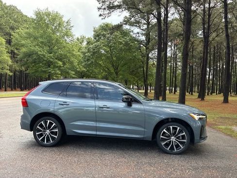 Used 2023 Volvo XC60 B5 Plus w/ Climate Package FWD image 2
