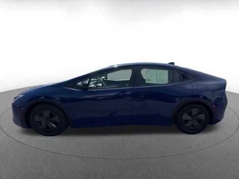 Used 2025 Toyota Prius LE image 9