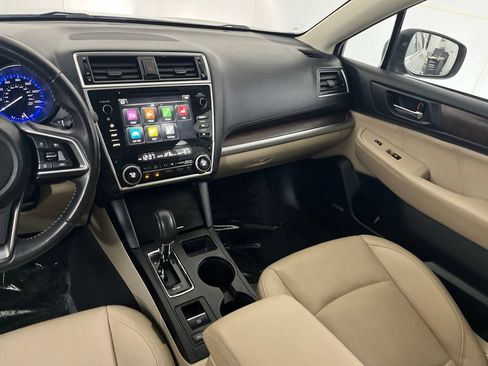 Used 2018 Subaru Outback 2.5i Limited AWD/4WD image 32