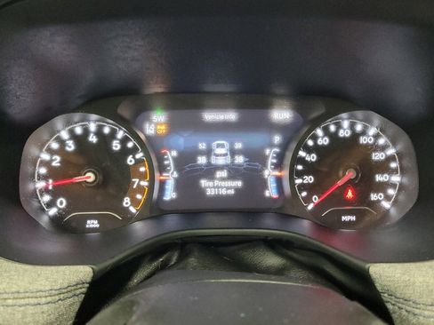 Used 2024 Jeep Compass Latitude image 23