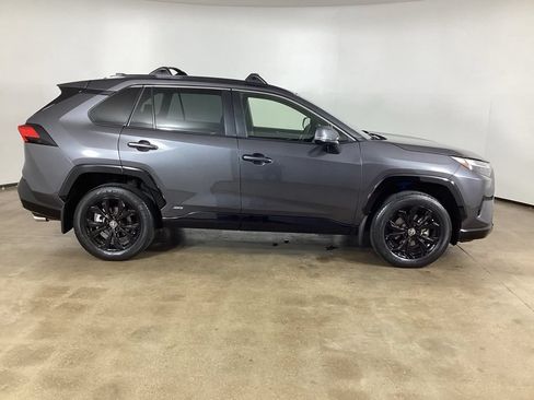 Used 2024 Toyota RAV4 SE AWD/4WD image 4