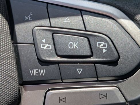 Used 2025 Volkswagen Jetta SE FWD image 27
