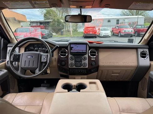 Used 2013 Ford F250 Lariat w/ Lariat Interior Pkg image 8
