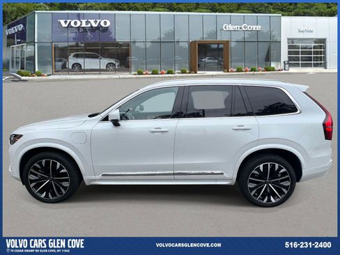 Used 2025 Volvo XC90 T8 Plus AWD/4WD image 4