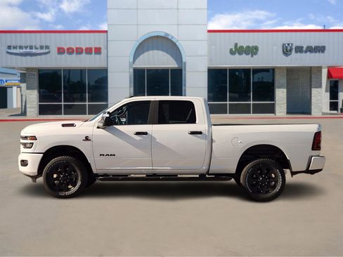 New 2026 RAM 2500 Big Horn AWD/4WD image 3