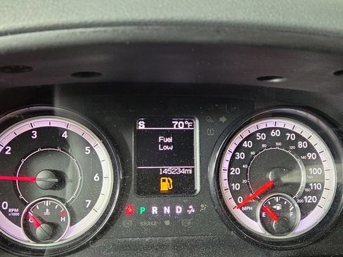Used 2017 RAM 1500 Express RWD image 15