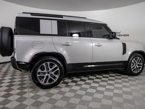 Used 2026 Land Rover Defender 110 X-Dynamic SE AWD/4WD image 4