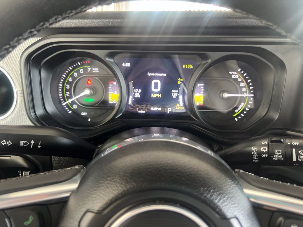 Used 2025 Jeep Wrangler Unlimited Sahara AWD/4WD image 41