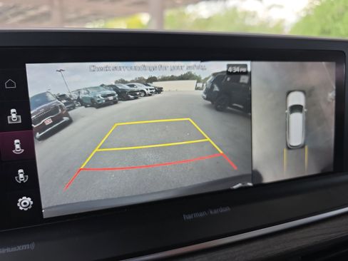 Certified 2022 Kia Telluride SX w/ Towing Package image 13