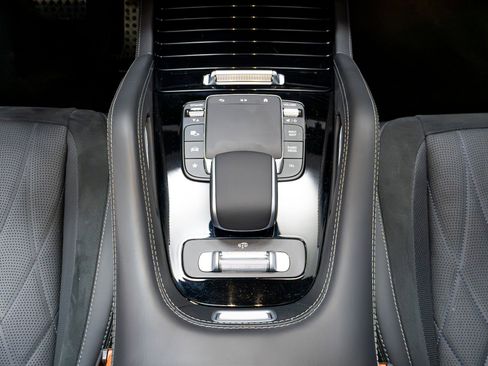 Used 2024 Mercedes-Benz GLS 63 AMG 4MATIC image 33