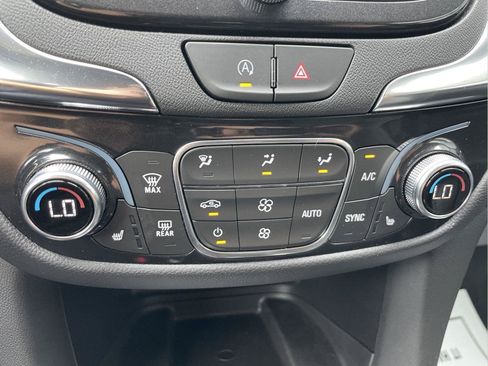 Used 2024 Chevrolet Equinox Premier w/ LPO, Floor Liner Package AWD/4WD image 29
