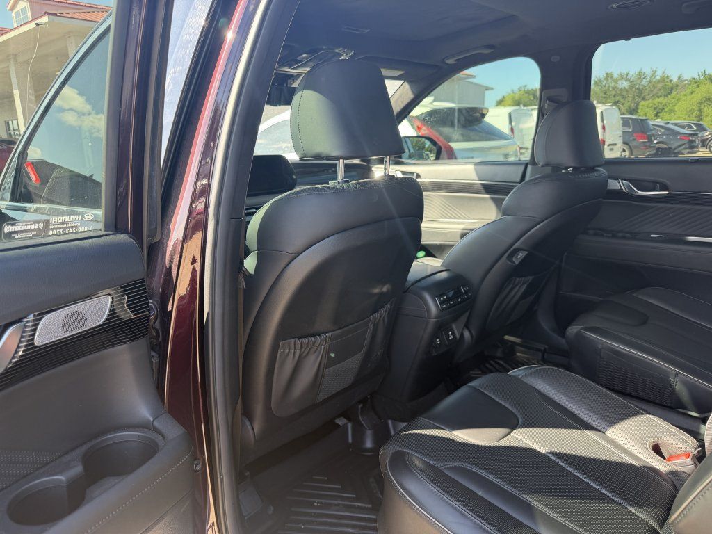 Used 2024 Hyundai Palisade Calligraphy FWD image 16