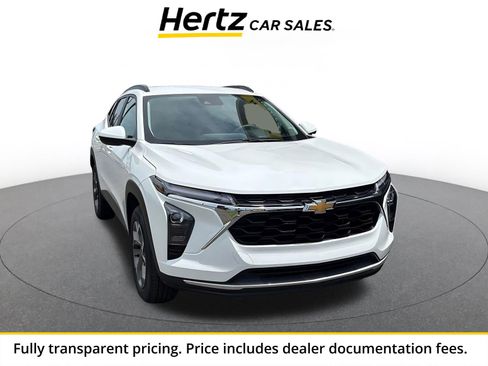 Used 2025 Chevrolet Trax LT FWD image 1