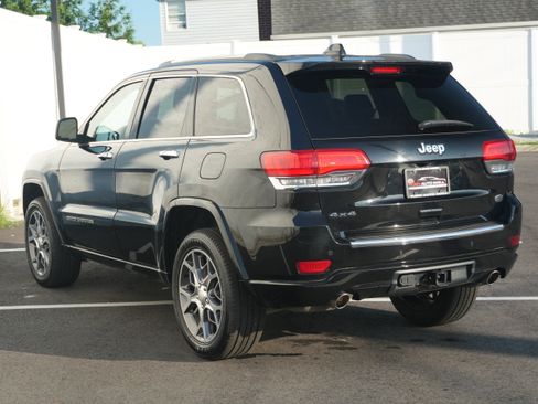 Used 2020 Jeep Grand Cherokee Overland AWD/4WD image 8