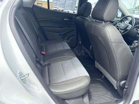Certified 2024 Chevrolet Trax LT w/ Driver Confidence Package FWD image 25