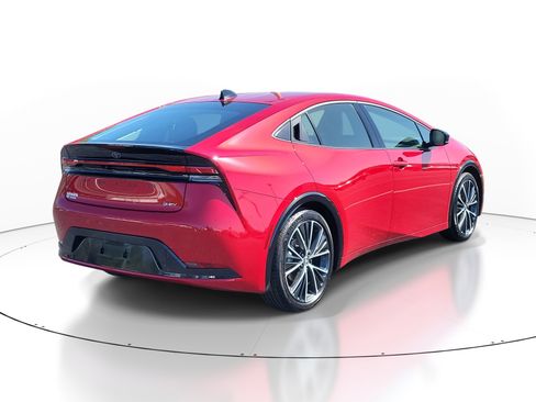 Used 2026 Toyota Prius XLE image 6