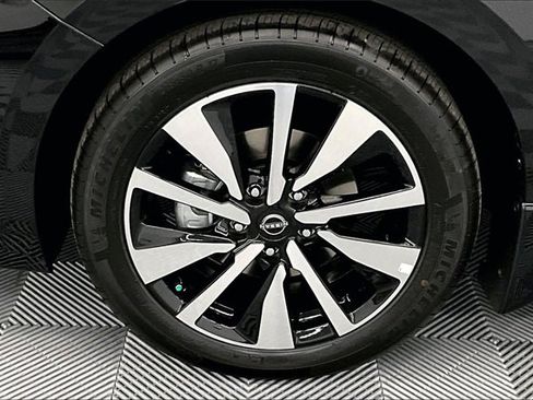 New 2025 Nissan Sentra SV w/ SV Premium Package image 12