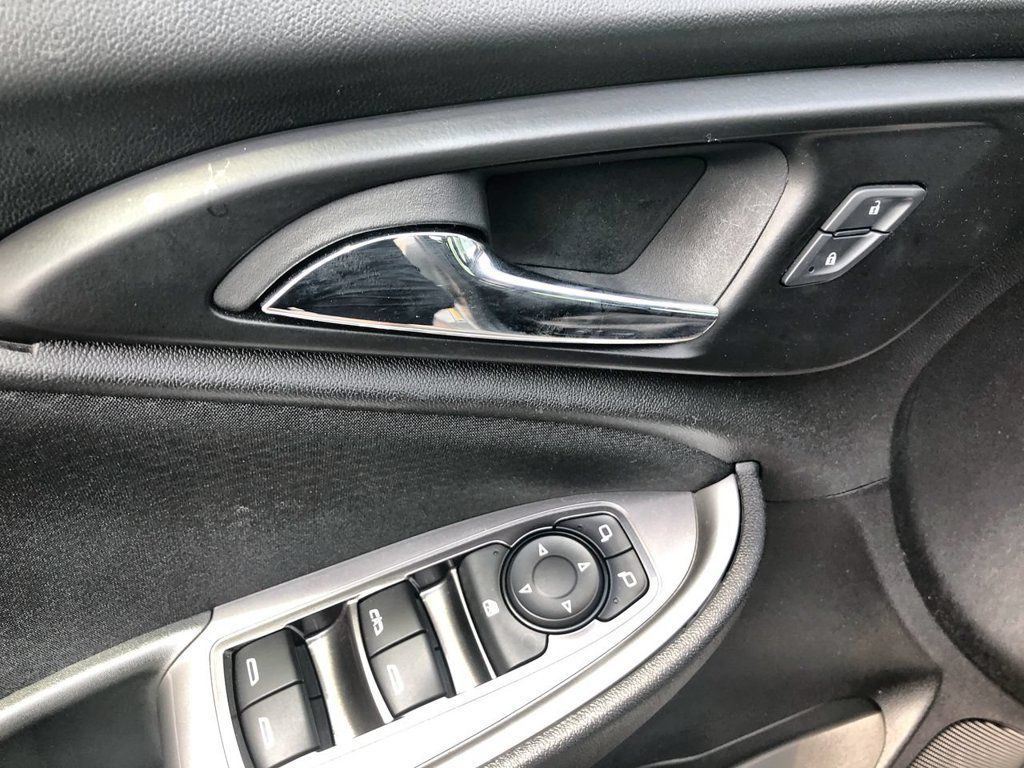 Used 2024 Chevrolet Malibu LT FWD image 13