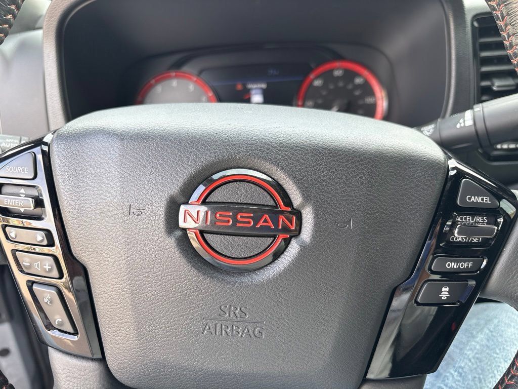 Used 2023 Nissan Frontier PRO-4X w/ Technology Package AWD/4WD image 11