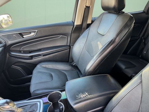 Used 2018 Ford Edge Titanium w/ Equipment Group 301A AWD/4WD image 7