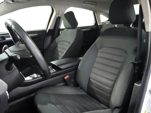 Used 2020 Ford Fusion SE FWD image 11