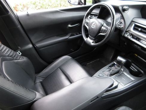Used 2022 Lexus UX 200 w/ Accessory Package (Z1) FWD image 23