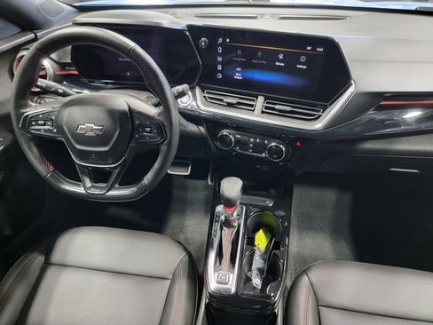 Certified 2024 Chevrolet Trax RS w/ Sunroof Package FWD image 29
