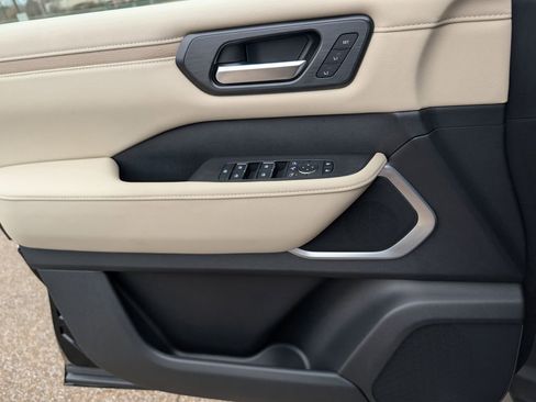 New 2026 Nissan Armada Platinum image 9