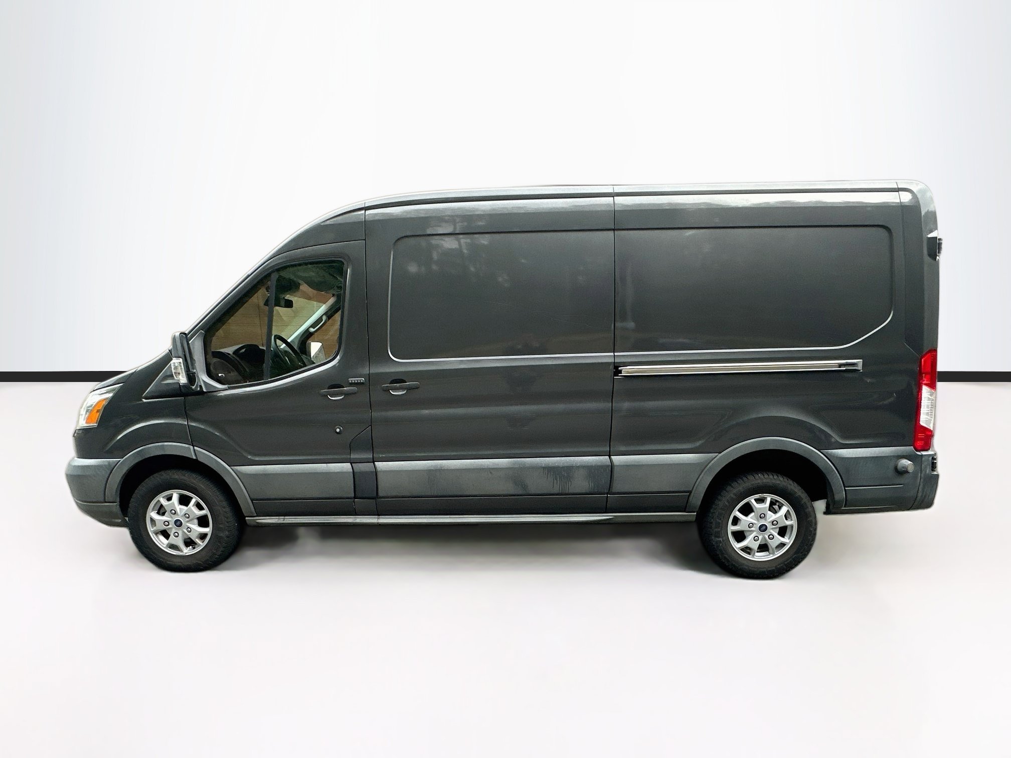 Used 2016 Ford Transit 250 148 Medium Roof w/ Exterior Upgrade Package RWD image 4