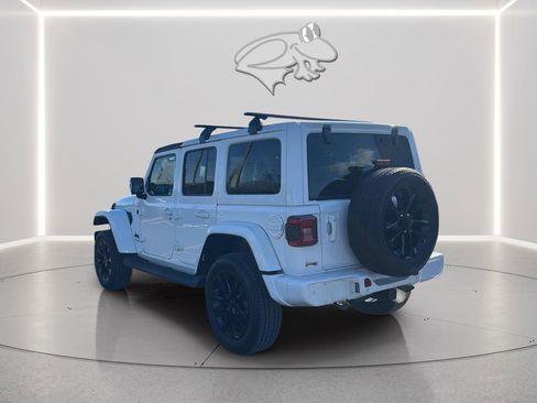 Used 2022 Jeep Wrangler Unlimited Sahara image 4