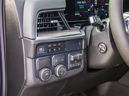 New 2026 Chevrolet Suburban Premier image 26