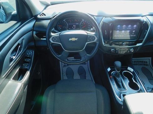 Used 2021 Chevrolet Traverse LT FWD image 6