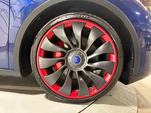 Used 2024 Tesla Model Y Performance image 30