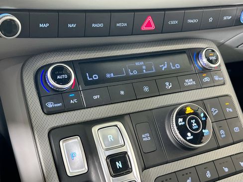 Used 2023 Hyundai Palisade SEL w/ Premium Package image 16