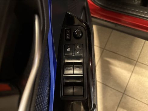 Used 2020 Toyota C-HR XLE image 22