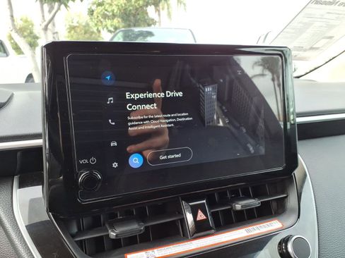 Used 2025 Toyota Corolla LE w/ Convenience Package image 21