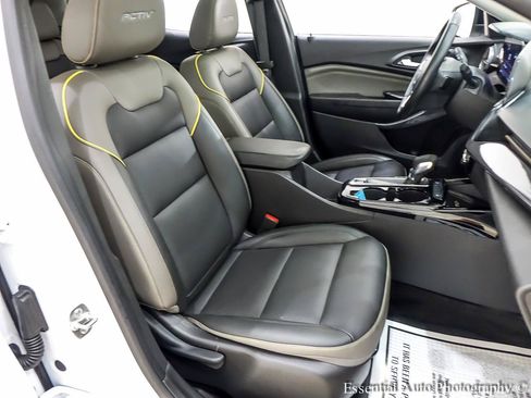 Used 2025 Chevrolet Trax ACTIV w/ Sunroof Package FWD image 32