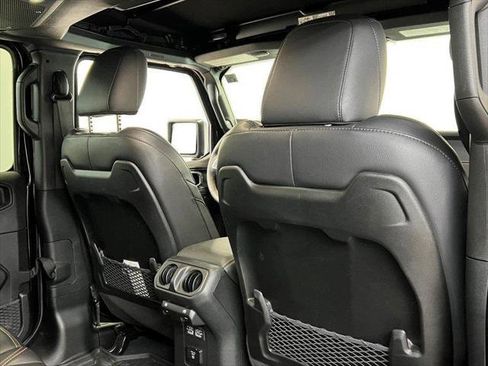 Certified 2024 Jeep Wrangler Sahara w/ Technology Group image 17