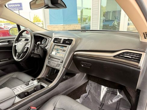 Used 2018 Ford Fusion SE w/ Equipment Group 602A FWD image 20