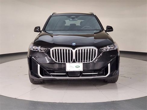 Used 2024 BMW X5 xDrive50e image 9