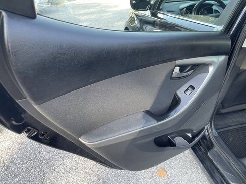 Used 2015 Hyundai Elantra SE w/ Option Group 03 FWD image 20