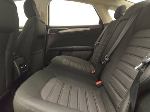 Used 2020 Ford Fusion SE FWD image 18