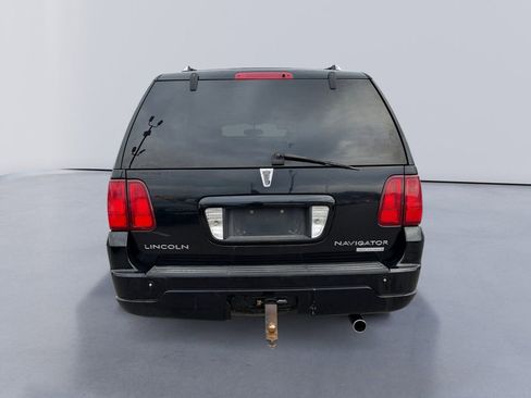 Used 2006 Lincoln Navigator Luxury image 4